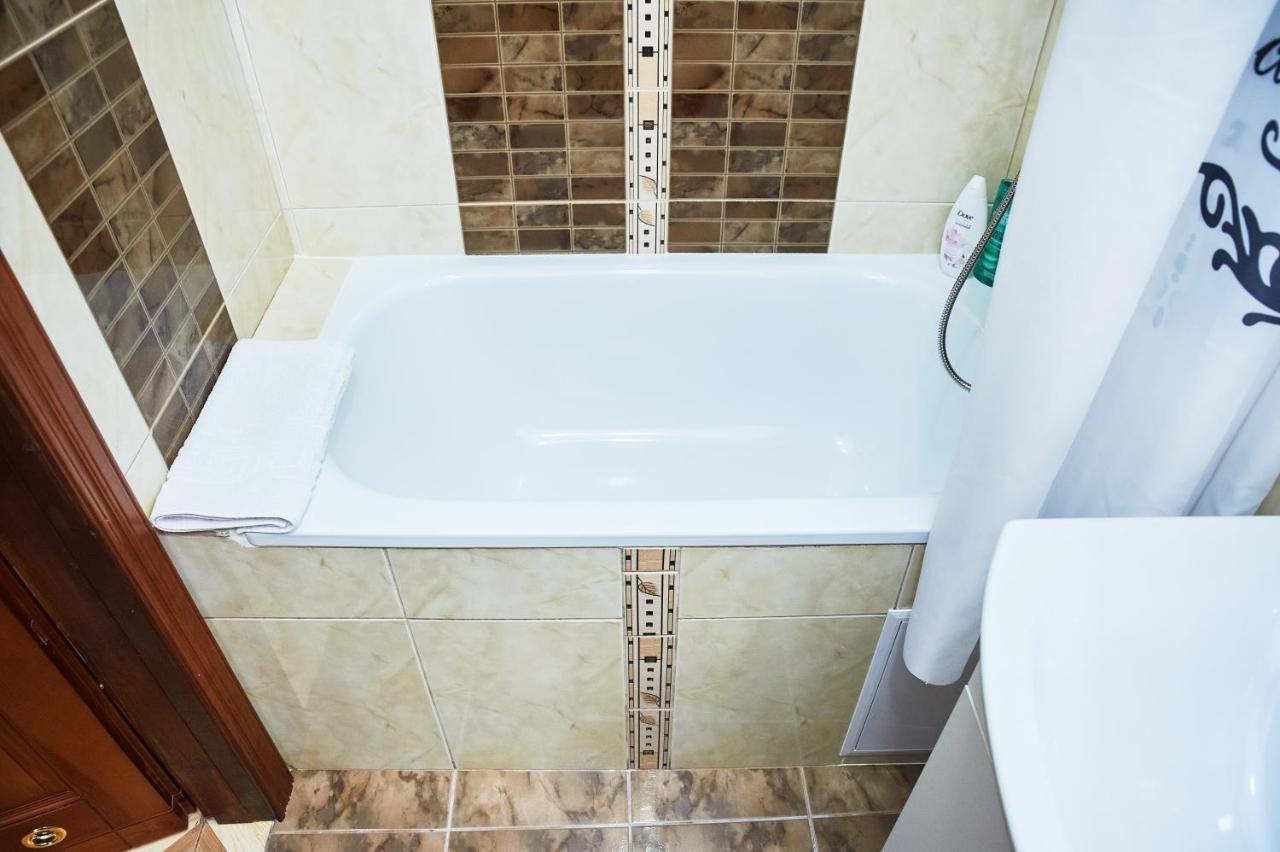 Cozy Apartment, 5Mins To Opera Liov Exterior foto