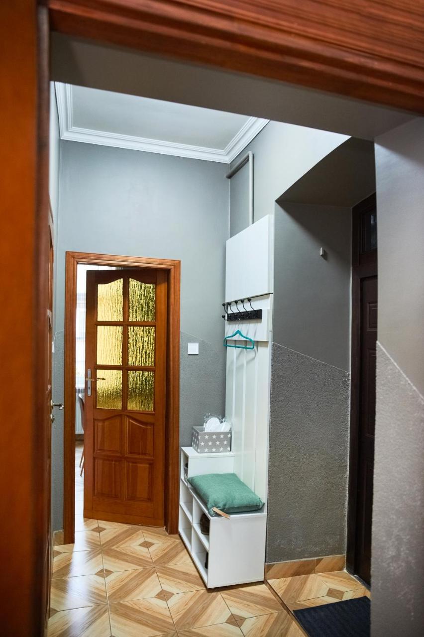 Cozy Apartment, 5Mins To Opera Liov Exterior foto